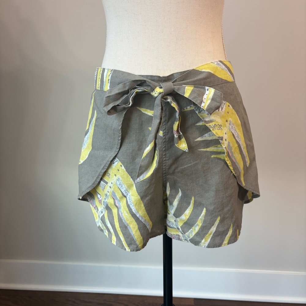Patagonia Women's Gray and Yellow Skorts